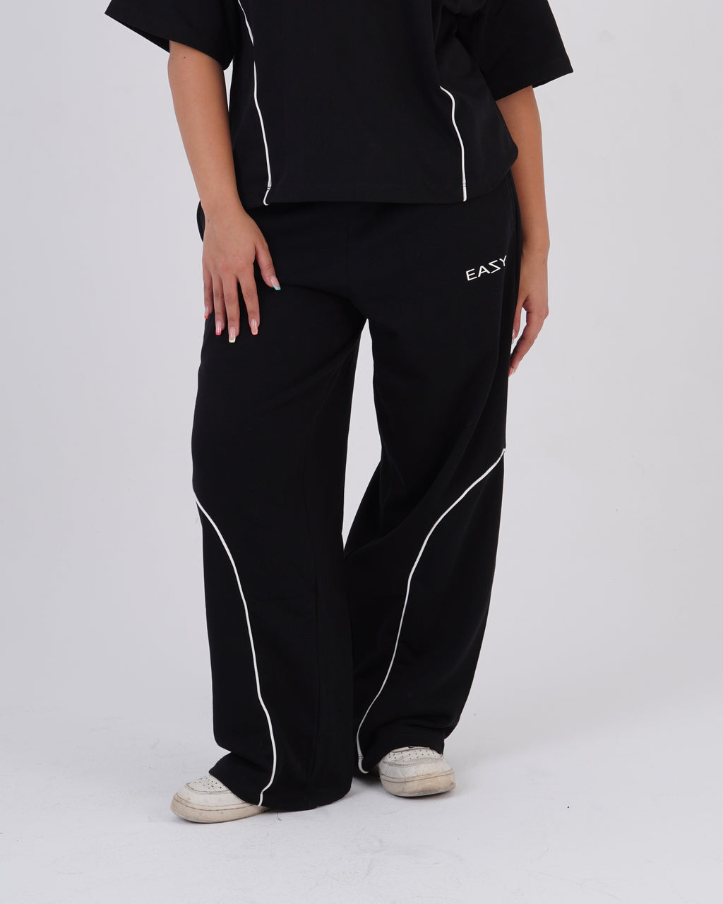 BLACK-SWEATPANTS