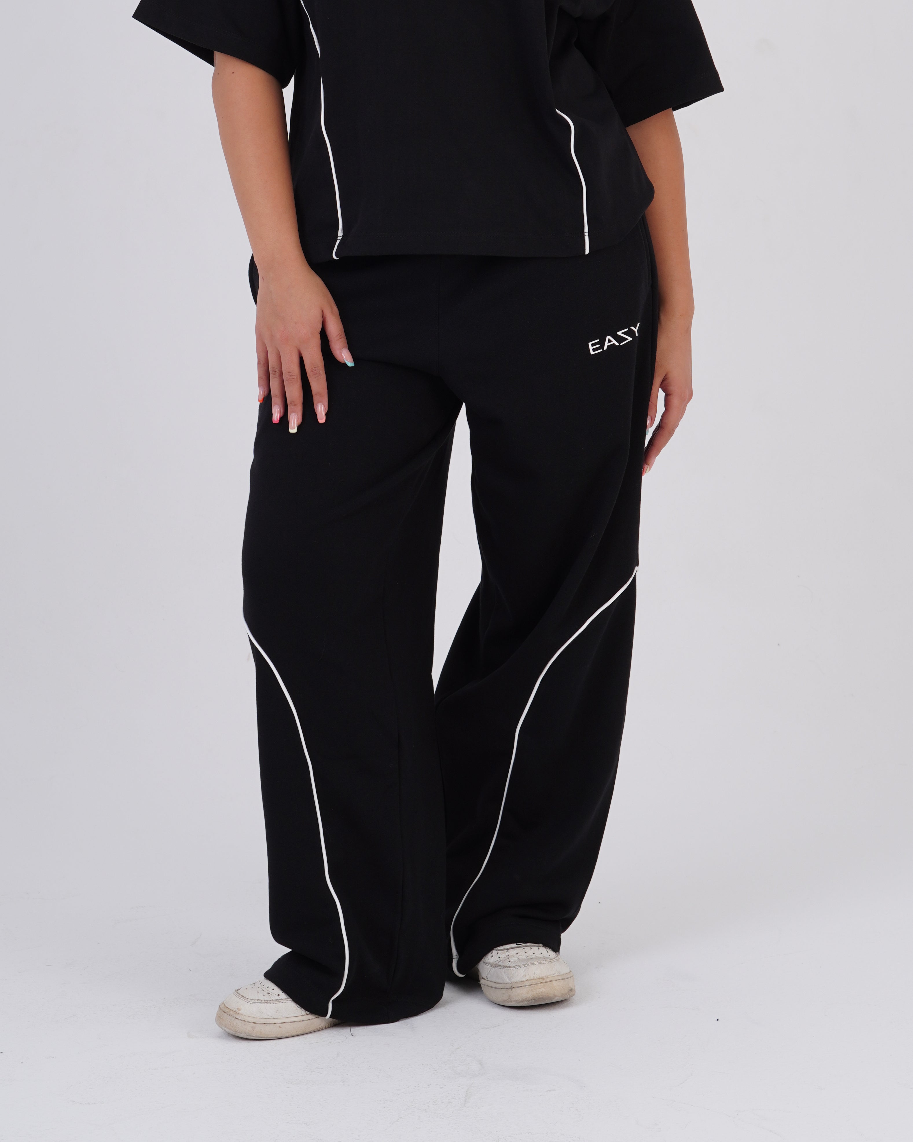 BLACK-SWEATPANTS
