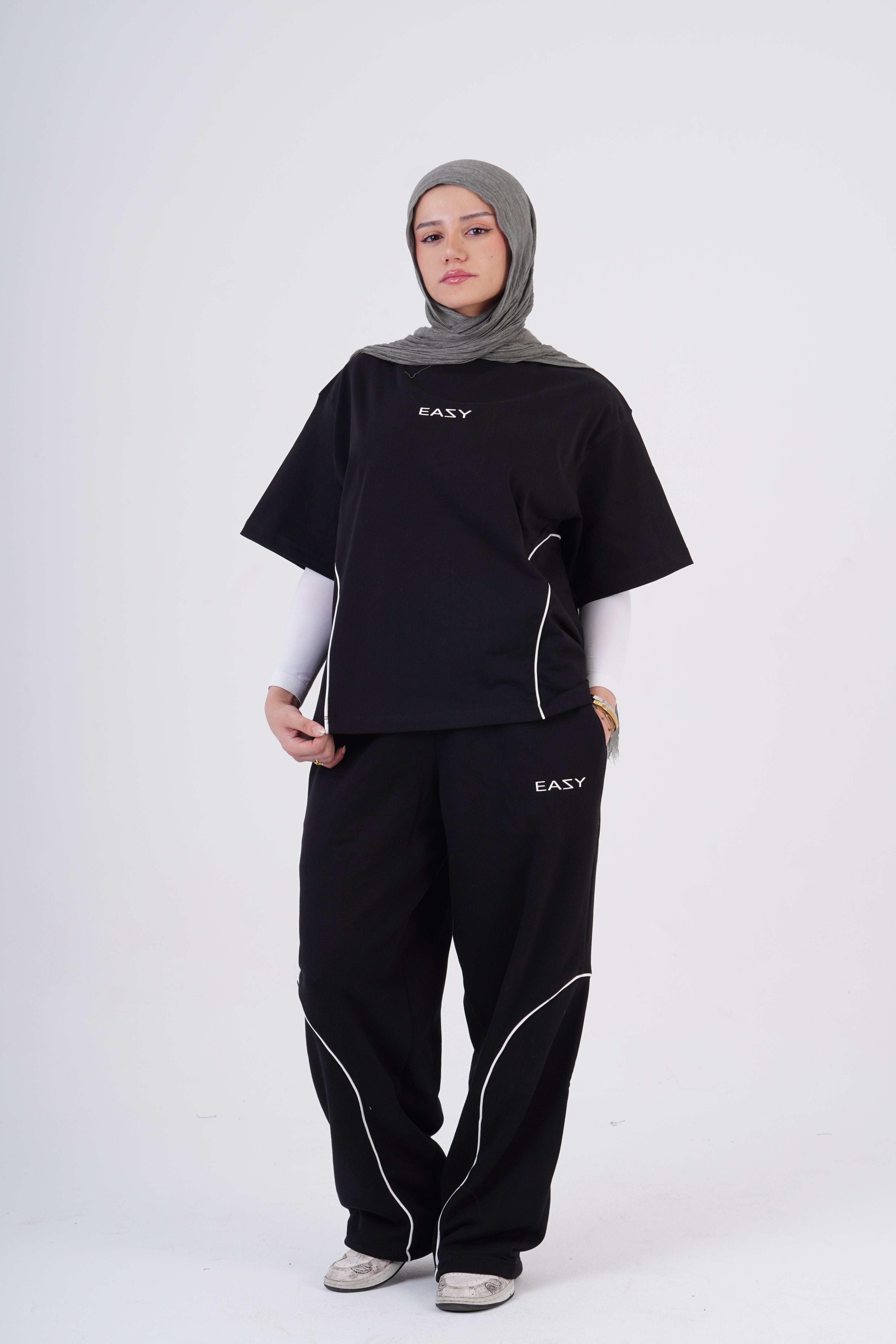 BLACK-SWEATPANTS